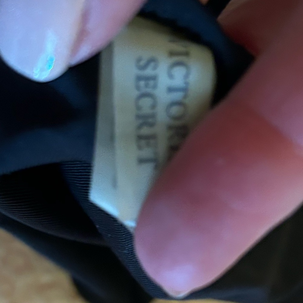 VICTORIA SECRET swim bottoms. - Picture 9 of 12